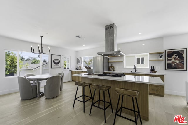 6018 S Harcourt Avenue, Los Angeles, CA 90043 — photo 11 of 25