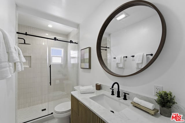 6018 S Harcourt Avenue, Los Angeles, CA 90043 — photo 18 of 25