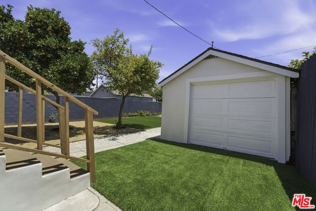 6018 S Harcourt Avenue, Los Angeles, CA 90043 — photo 20 of 25