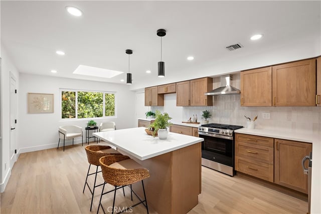 22323 Miranda Street, Woodland Hills, CA 91367 — photo 4 of 20