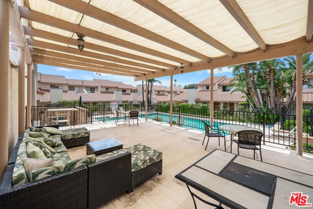 10444 Canoga Avenue 26, Chatsworth, CA 91311 — photo 3 of 15