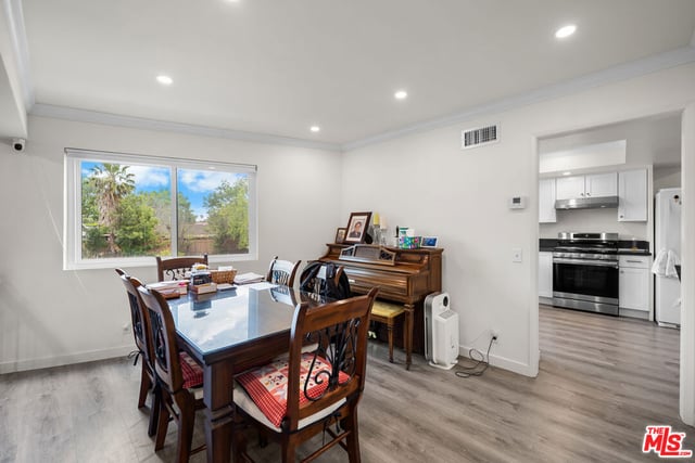 10444 Canoga Avenue 26, Chatsworth, CA 91311 — photo 5 of 15