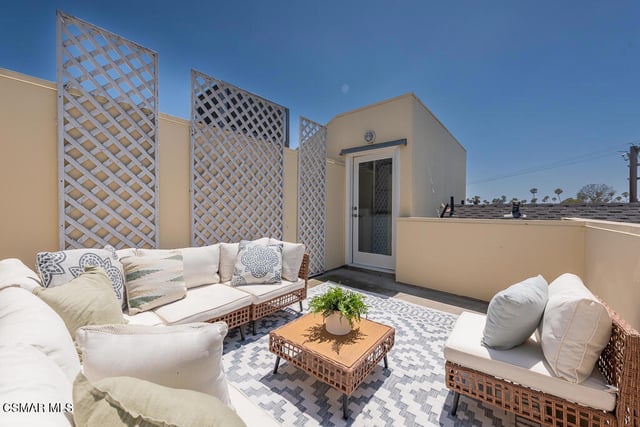 1238 22nd Street 3, Santa Monica, CA 90404 — photo 2 of 49