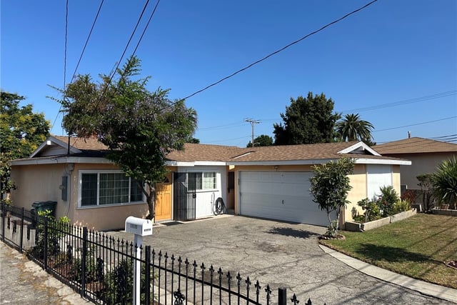 11111 S Osage, Inglewood, CA 90304 — photo 2 of 36