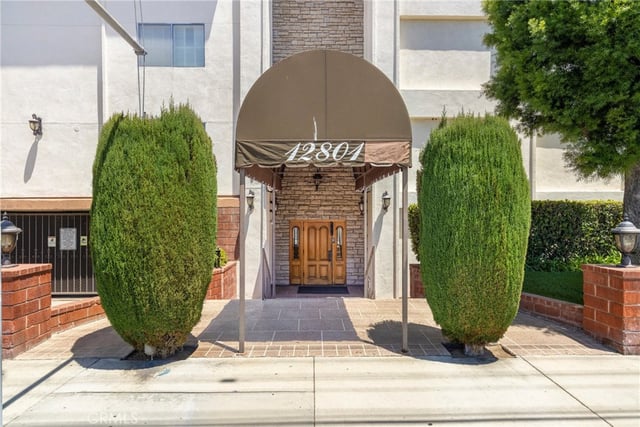12801 Moorpark Street 303, Studio City, CA 91604 — photo 20 of 22