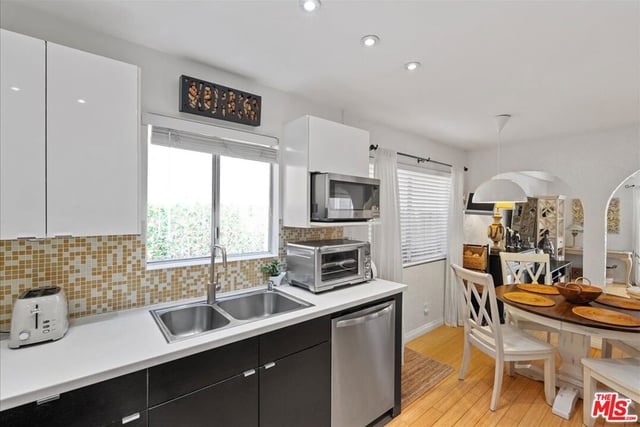 954 W 6th Street, San Pedro, CA 90731 — photo 14 of 44