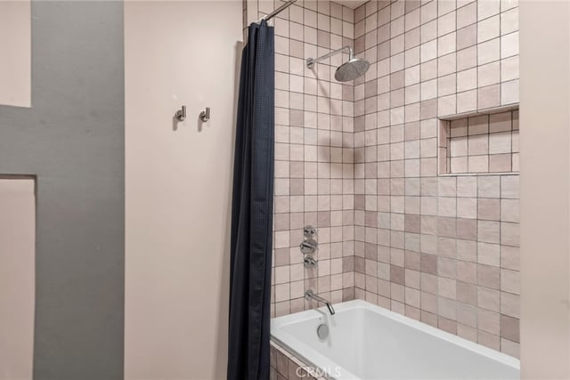 4425 Whitsett Avenue 210, Studio City, CA 91604 — photo 32 of 37