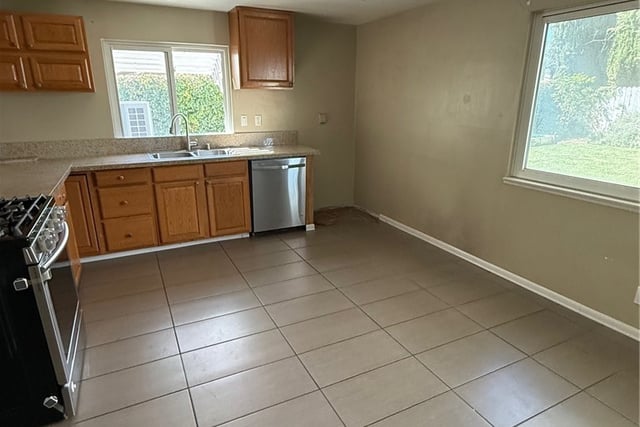 2002 Malcolm, Simi Valley, CA 93065 — photo 3 of 19