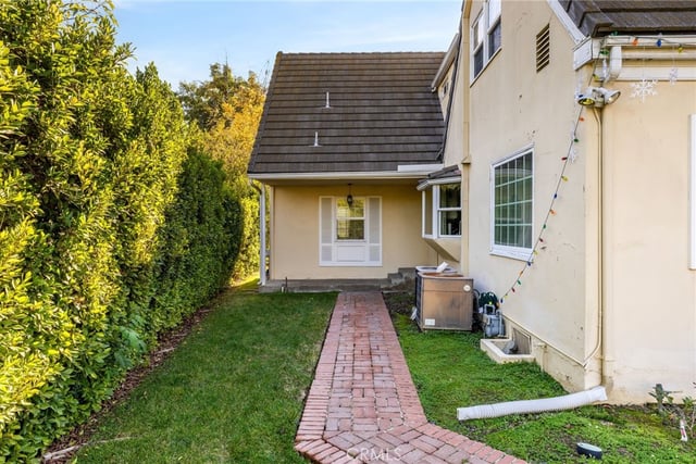 2964 Lombardy, Pasadena, CA 91107 — photo 9 of 65