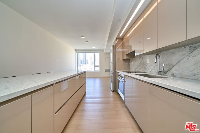1050 S Grand Avenue 1008, Los Angeles, CA 90015 — photo 15 of 58