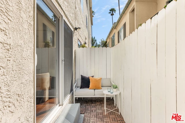 1127 9th Street 103, Santa Monica, CA 90403 — photo 5 of 31