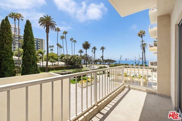 101 California Avenue 206, Santa Monica, CA 90403 — photo 3 of 28