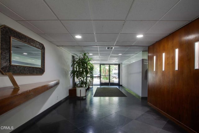 750 N Kings Road 117, West Hollywood, CA 90069 — photo 18 of 23
