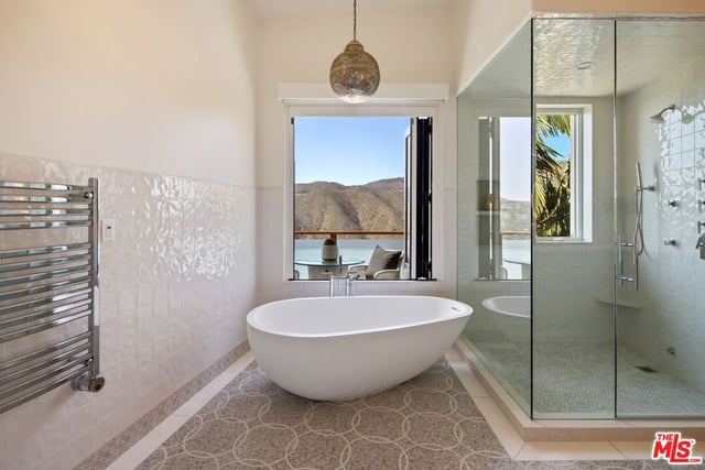 1535 Umeo Road, Pacific Palisades, CA 90272 — photo 14 of 36