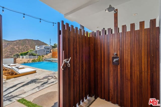 1535 Umeo Road, Pacific Palisades, CA 90272 — photo 25 of 36