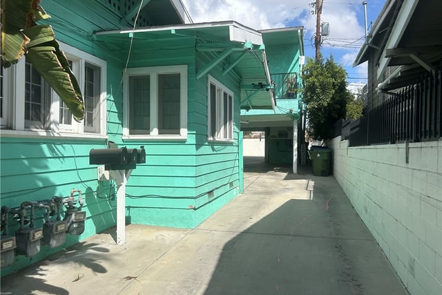 4727 Oakwood Avenue, Los Angeles, CA 90004 — photo 29 of 44