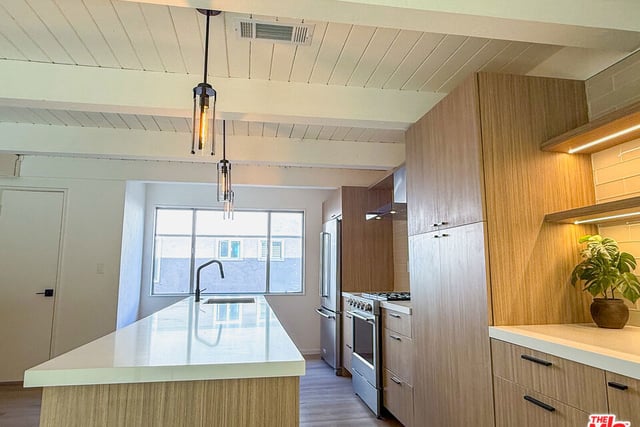 6639 Green Valley Circle, Culver City, CA 90230 — photo 3 of 23