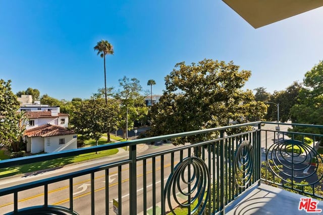430 N Oakhurst Drive 202, Beverly Hills, CA 90210 — photo 25 of 37