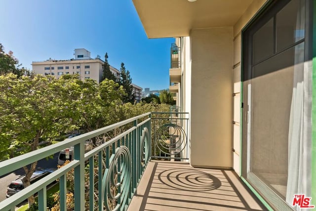 430 N Oakhurst Drive 202, Beverly Hills, CA 90210 — photo 29 of 37