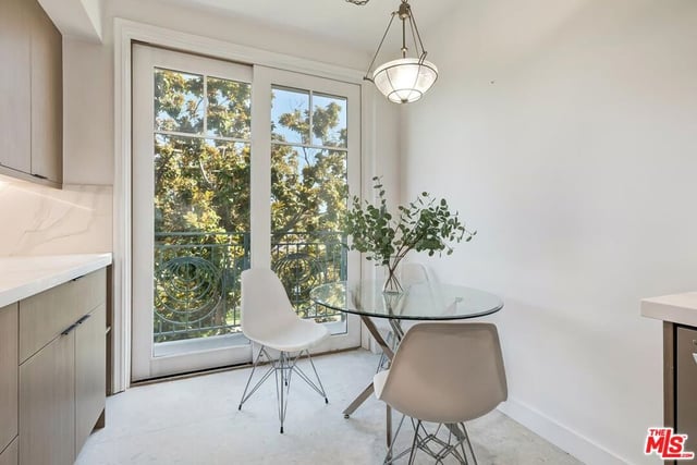 430 N Oakhurst Drive 202, Beverly Hills, CA 90210 — photo 7 of 37