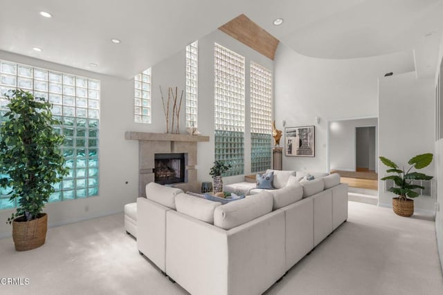 2150 Napoli Drive, Oxnard, CA 93035 — photo 13 of 68
