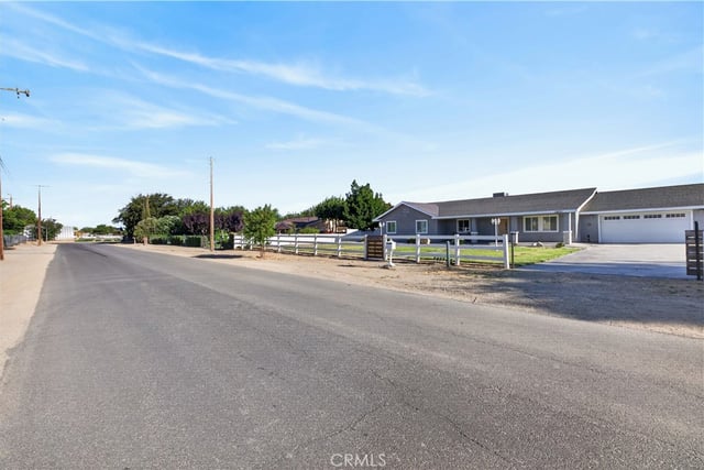 10031 E Avenue R10, Littlerock, CA 93543 — photo 13 of 52