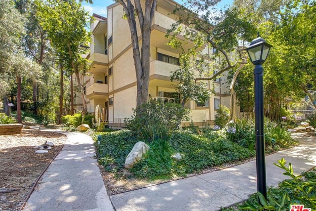 3480 Barham Boulevard 325, Los Angeles, CA 90068 — photo 5 of 17