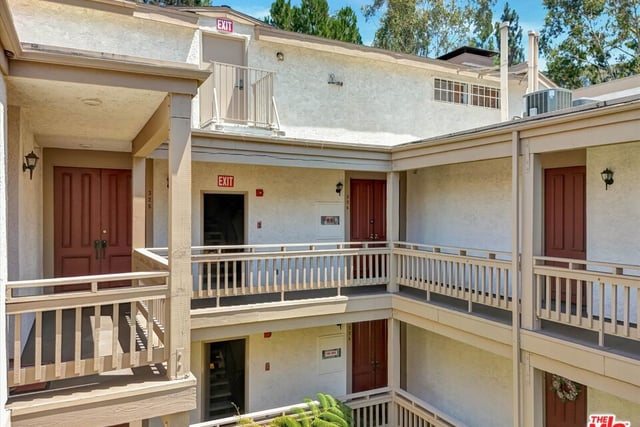 3480 Barham Boulevard 325, Los Angeles, CA 90068 — photo 9 of 17