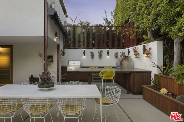 1515 N Tigertail Road, Los Angeles, CA 90049 — photo 24 of 37