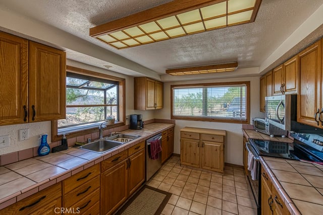 30668 3/4 Tick Canyon, Canyon Country, CA 91387 — photo 17 of 39