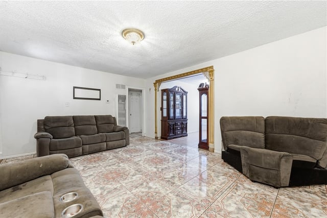 12375 Poinsettia, El Monte, CA 91732 — photo 11 of 25