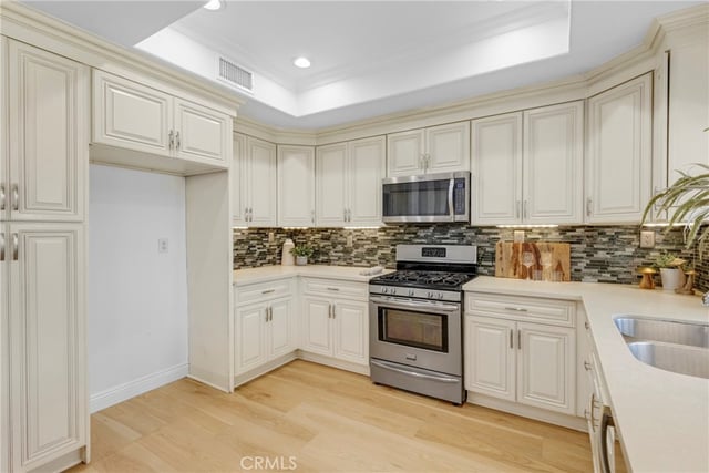 19784 Yosemite Circle, Porter Ranch, CA 91326 — photo 12 of 41