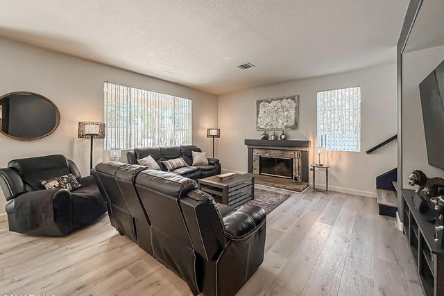 215 Southcrest Place, Simi Valley, CA 93065 — photo 11 of 72