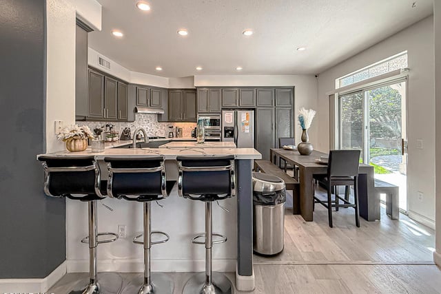 215 Southcrest Place, Simi Valley, CA 93065 — photo 13 of 72