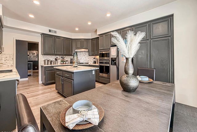 215 Southcrest Place, Simi Valley, CA 93065 — photo 14 of 72