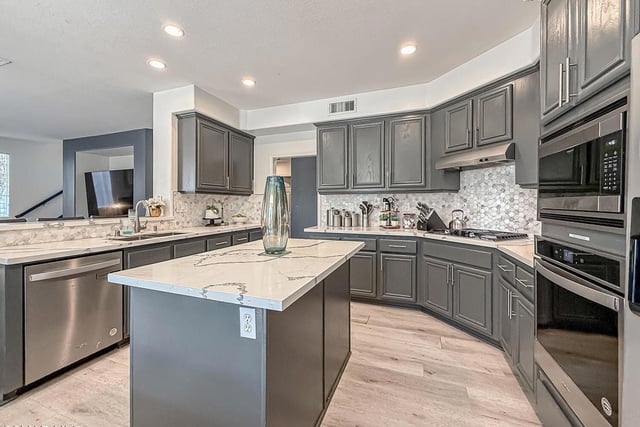 215 Southcrest Place, Simi Valley, CA 93065 — photo 16 of 72