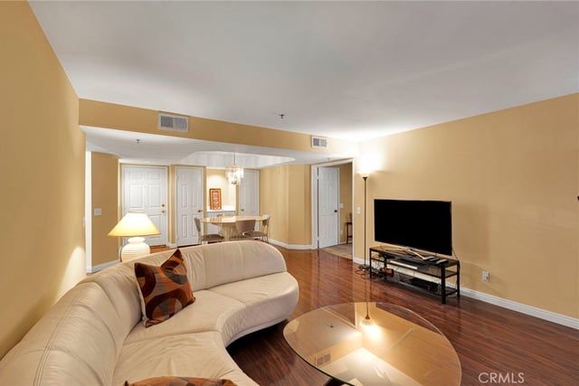 801 Pine Avenue 205, Long Beach, CA 90813 — photo 10 of 59