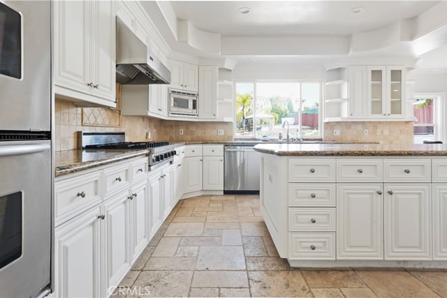 5128 Avenida Hacienda, Tarzana, CA 91356 — photo 18 of 50