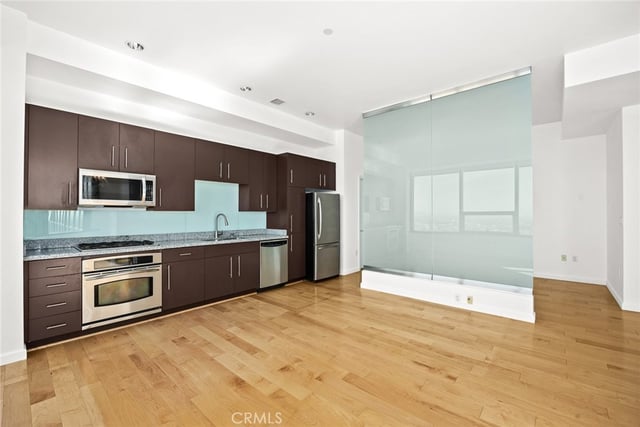 1100 Wilshire Boulevard 3309, Los Angeles, CA 90017 — photo 16 of 38
