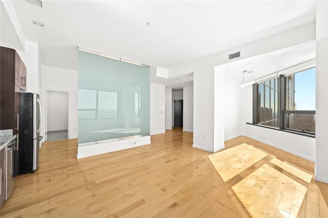 1100 Wilshire Boulevard 3309, Los Angeles, CA 90017 — photo 17 of 38