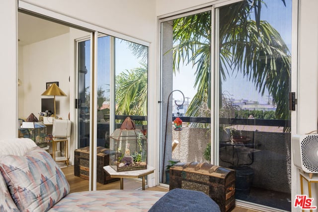 1240 S Corning Street 303, Los Angeles, CA 90035 — photo 18 of 25