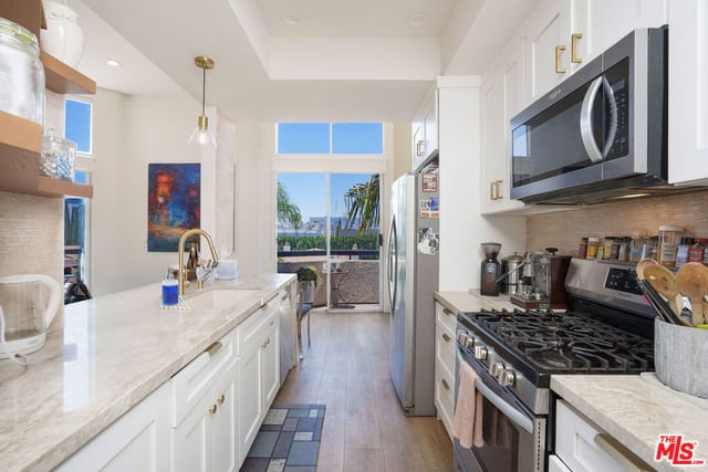 1240 S Corning Street 303, Los Angeles, CA 90035 — photo 4 of 25
