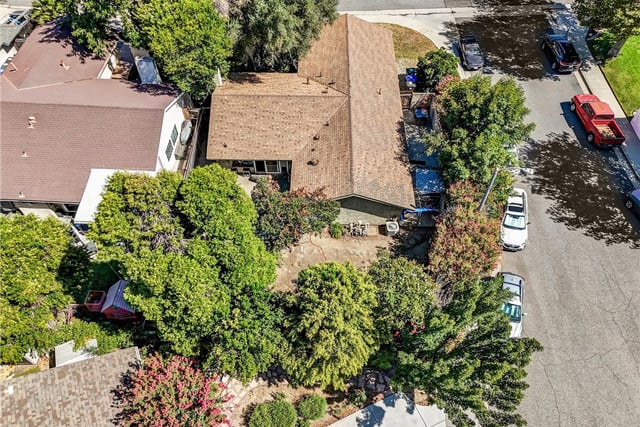 24389 La Glorita, Newhall, CA 91321 — photo 33 of 35