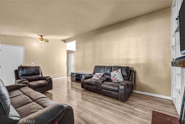 24389 La Glorita, Newhall, CA 91321 — photo 7 of 35