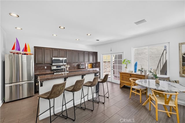 330 Ultimo Avenue, Long Beach, CA 90814 — photo 12 of 44
