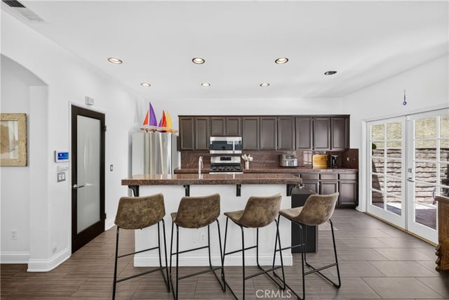 330 Ultimo Avenue, Long Beach, CA 90814 — photo 13 of 44
