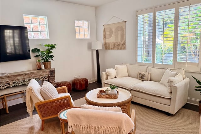 330 Ultimo Avenue, Long Beach, CA 90814 — photo 5 of 44