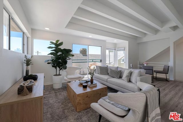 245 Hollister Avenue 1, Santa Monica, CA 90405 — photo 2 of 42