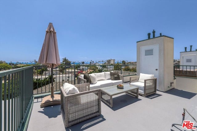 245 Hollister Avenue 1, Santa Monica, CA 90405 — photo 4 of 42