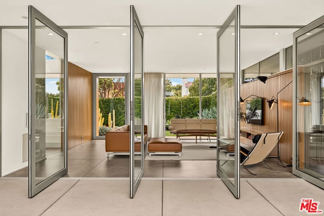 527 7th Street, Santa Monica, CA 90402 — photo 10 of 42